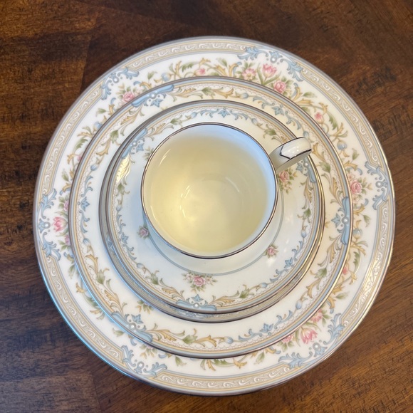 Noritake Bone China 4776 DONOVAN 5 piece set - Picture 4 of 4